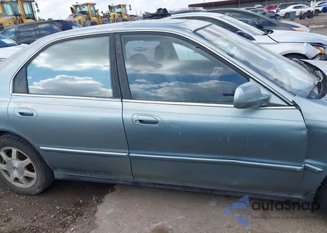 1995 Honda Accord Ex z USA, uszkodzony, nr VIN JHMCD5659SC035685